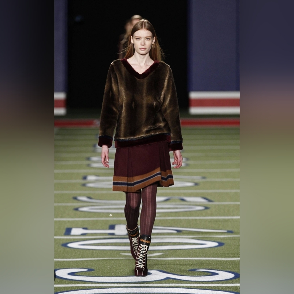 Tommy Hilfiger Wool Skirt. RUNWAY